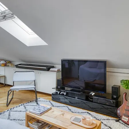 Elegant 2-bedroom Attic - 3 Stops To Duomo Apartment *
