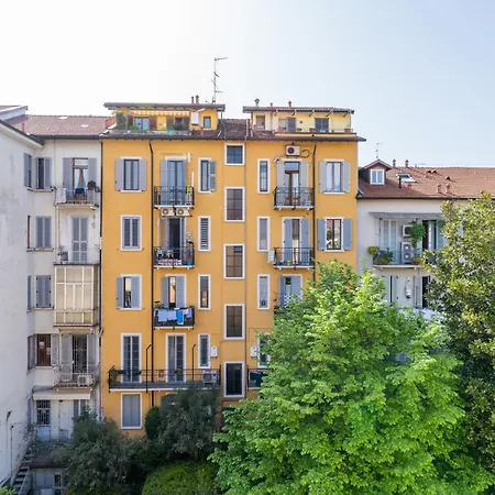 Apartment Elegant 2-bedroom Attic - 3 Stops To Duomo *