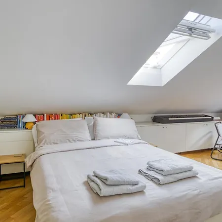 Apartment Elegant 2-bedroom Attic - 3 Stops To Duomo Milan