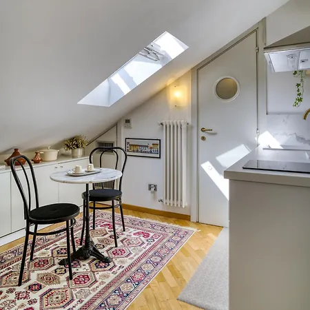 Apartment Elegant 2-bedroom Attic - 3 Stops To Duomo Milan