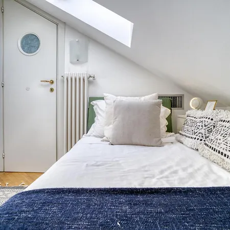 Apartment Elegant 2-bedroom Attic - 3 Stops To Duomo